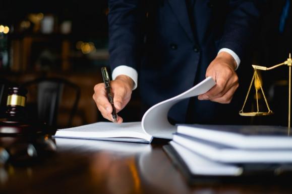 Défense par avocat dans la chambre d'instruction